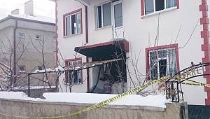 Baba ve 3 oğlu yangında can verdi