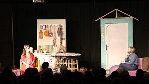 ''Ayrılık'' adlı tiyatro oyunu Kartallı tiyatro severlerle buluştu