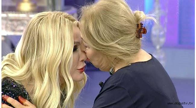 Dilber Ay, Seda Sayan'ı burnundan öptü