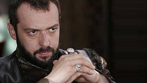 Oyuncu Okan Yalabık’ın sevgilisi ortaya çıktı