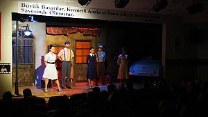 'Şoför Nebahat' oyunu Kartal'da ilgiyle izlendi