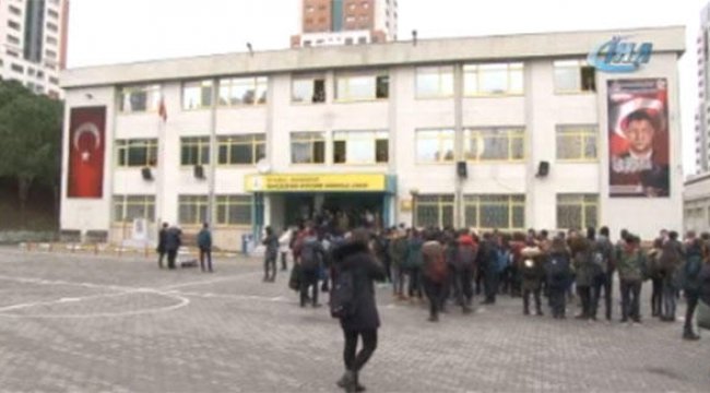 Bahçeşehir'de bir liseyi ayağa kaldıran taciz iddiası... Görevli ve müdür görevden alındı