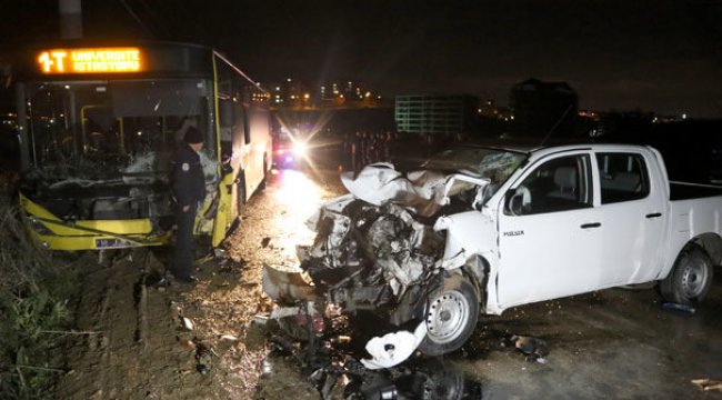 Bursa'da belediye otobüsü ile kamyonet çarpıştı: 1 ölü, 2 yaralı