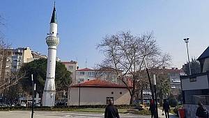 Film Gibi: Cemaat 256 Yıllık Caminin 'Var Olduğunu' İspatlamaya Çalışıyor