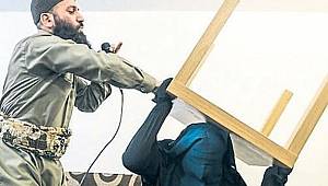 İngilizleri şaşırtan görüntü! Camide cin çıkardılar