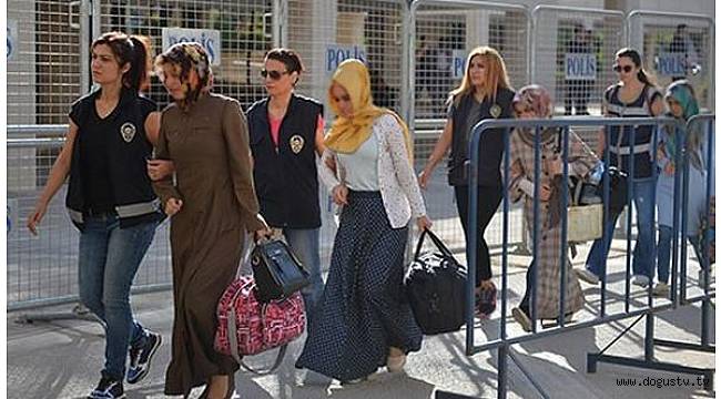 İzdivaç ablasının mesajları ortaya çıktı: Rimeli sürüp pantolonumu giyip gelirim