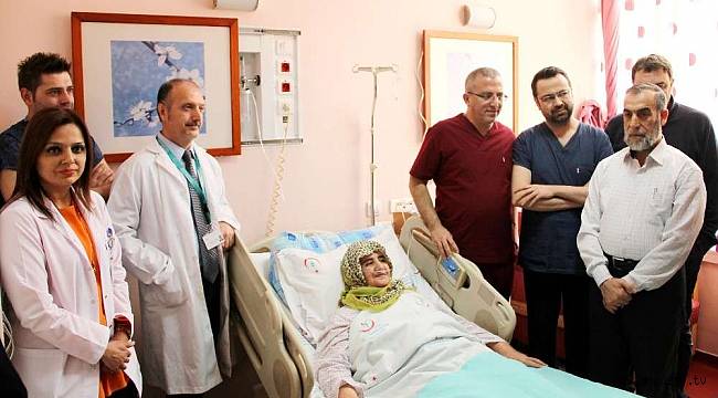 Kalbe giden damarı yırtılan kadın ameliyatla hayata döndü