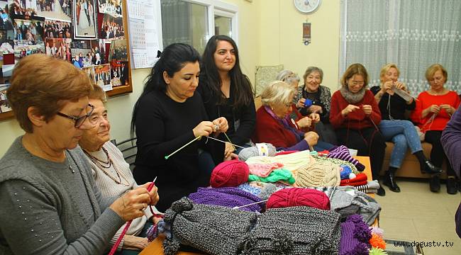 Kartal'lı Anneler Örüyor Çocuklar Isınıyor