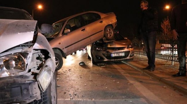 Konya’da 8 araç birbirine girdi!