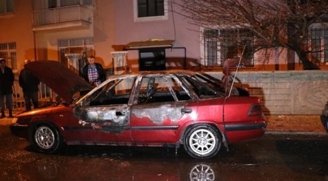 Konya'da park halindeki otomobil kundaklandı