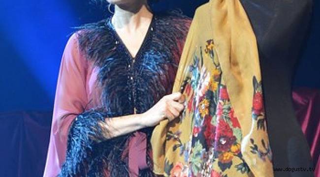 'Müzeyyen' ayakta alkışlandı
