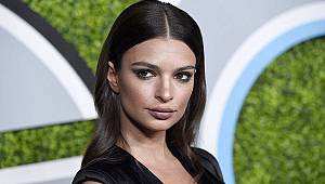 Ratajkowski göbeği moda oldu!