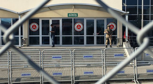 'Şahinler ve Sarallar'ın duruşması için esnaf kepenk kapattı