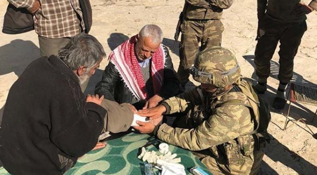 TSK, Afrin'de sivillere yardım ve şifa dağıttı