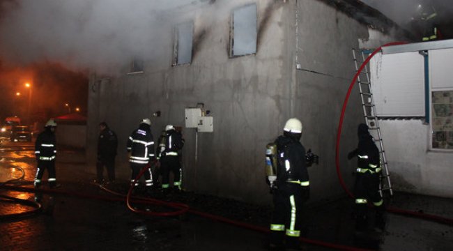 Alkollü genç tartıştığı annesinin evini yaktı