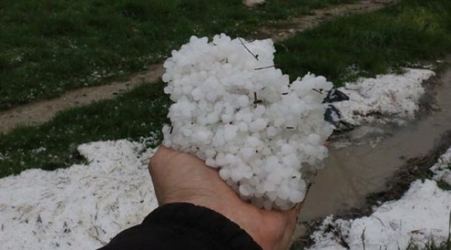 Aniden bastıran dolu sadece 10 dakikada...