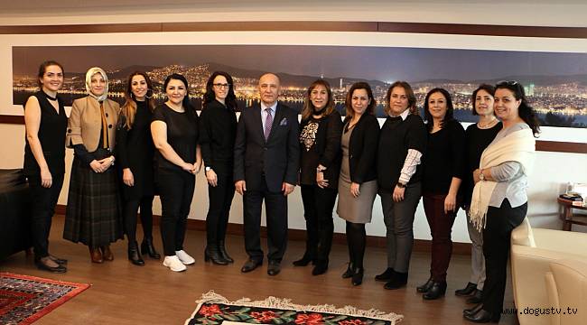 BAŞKAN ALTINOK ÖZ DÜNYA EMEKÇİ KADINLAR GÜNÜ İÇİN KADIN YÖNETİCİLERLE BİRARAYA GELDİ