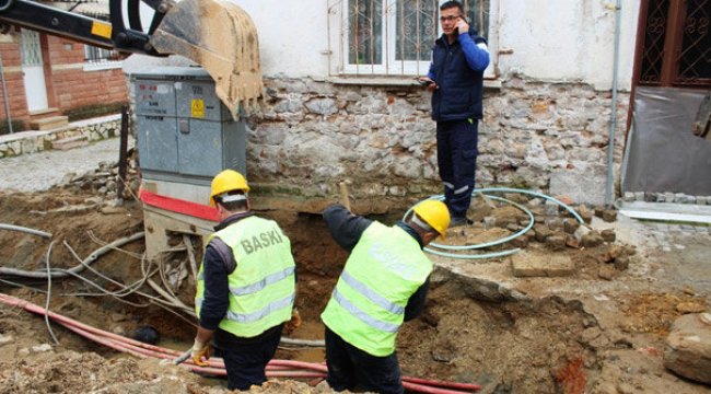 Bir boru patlağı tüm gün Ayvalık’ı susuz bıraktı