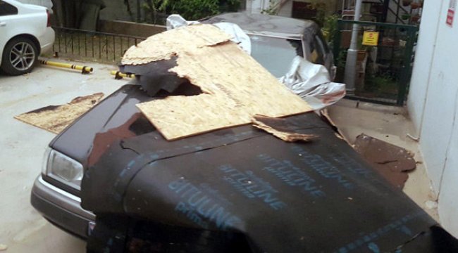 Bodrum'da fırtına hayatı olumsuz etkiledi