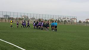 Darüşşafaka Kız Futbol Takımı'ndan örnek davranış!