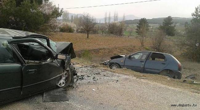 Hamile kadın geçirdiği kazada bebekleriyle birlikte öldü