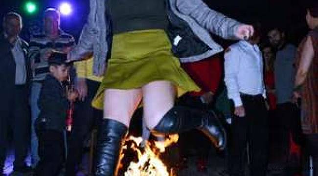İranlı turistler, nevruzu zirvede kutladı