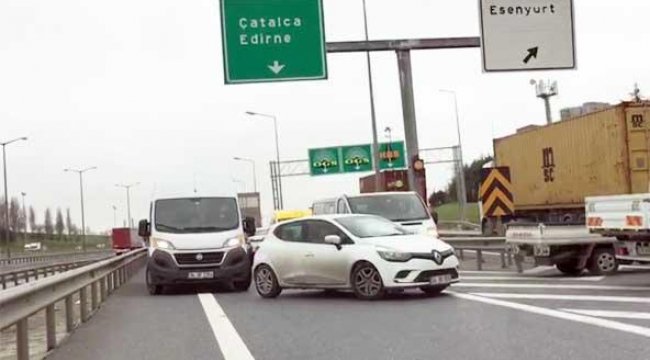 İstanbul trafiğini birbirine katan 'uyanık'lar!