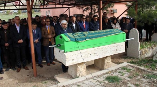 Katliamda öldürülen bakkal sahibi defnedildi