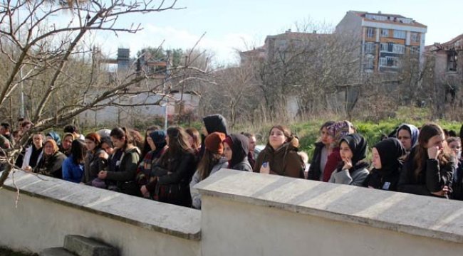 Kazada ölen liseli İrem, gözyaşlarıyla son yolcuğuna uğurlandı