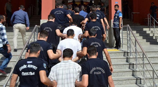 Muvazzaf askerlerin de olduğu 9 şüpheli FETÖ'den gözaltına alındı