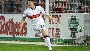 Tayfun Korkut'un Stuttgart'ı Mario Gomez'le coştu
