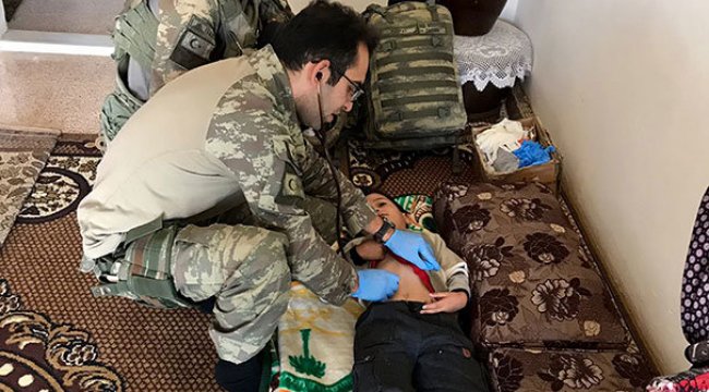 Terör örgütü YPG/PKK'nın elinden kurtarılan sivillere sağlık hizmeti