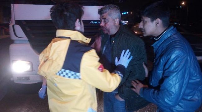 Yaralı sürücü sigara yakarak tedavi olmamak için direndi