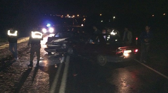 Zonguldak'ta iki otomobil çarpıştı: 1 ölü, 2 yaralı