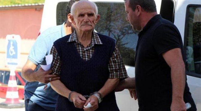 75 yaşındaki adam eşini ekmek bıçağıyla doğradı!