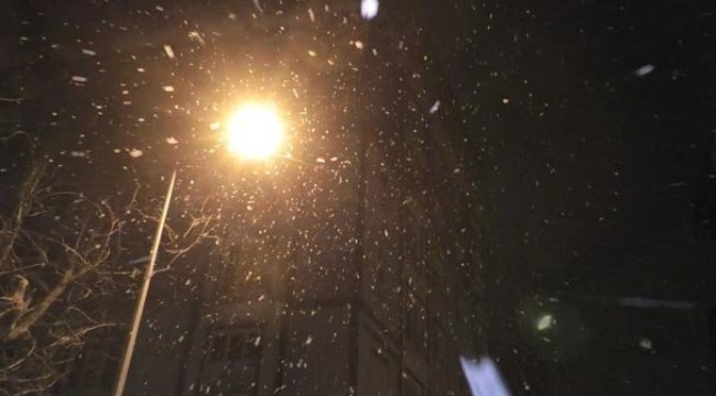 Geri geldi! Gece yarısı lapa lapa kar yağdı