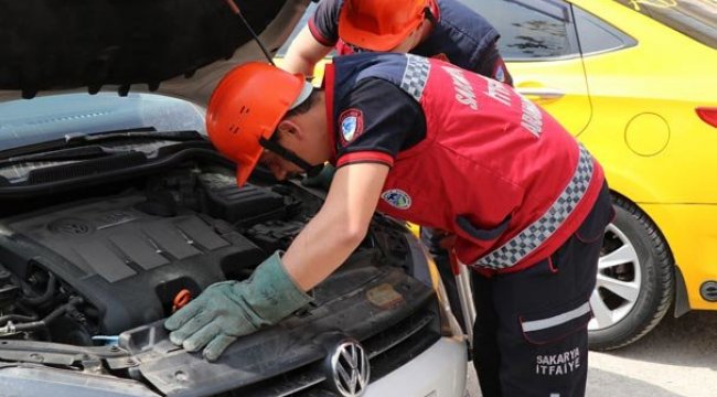 Korkudan otomobiline binemiyor! Kimse ikna edemedi…