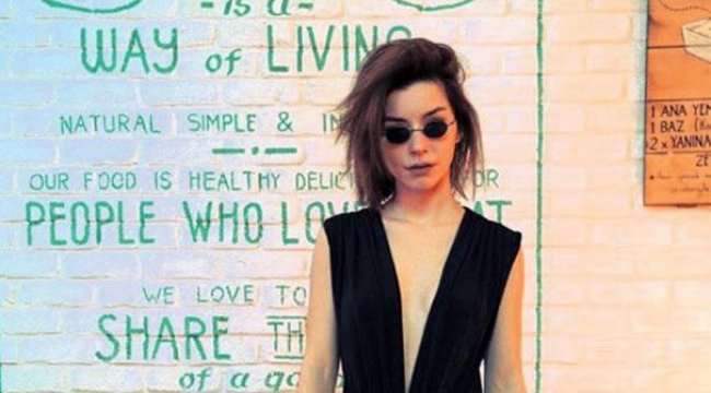 Merve Boluğur şan dersleri almaya başladı
