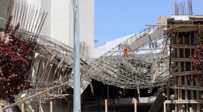 Facia olacaktı! İnşaatın beton kalıpları çöktü...