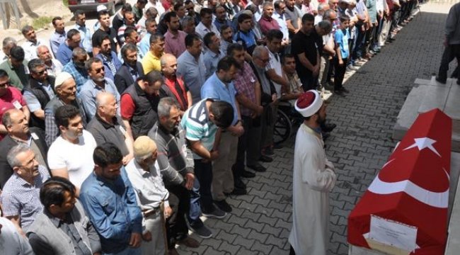 Kalp krizinden hayatını kaybeden polis memuru toprağa verildi