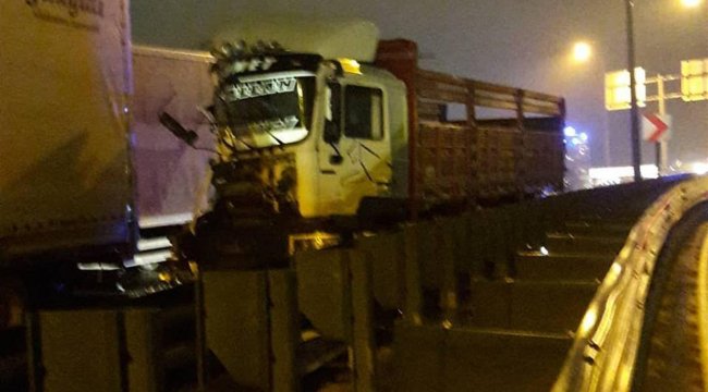 Samsun'da 5'i TIR 12 araç birbirine girdi: 1'i ağır, 15 yaralı