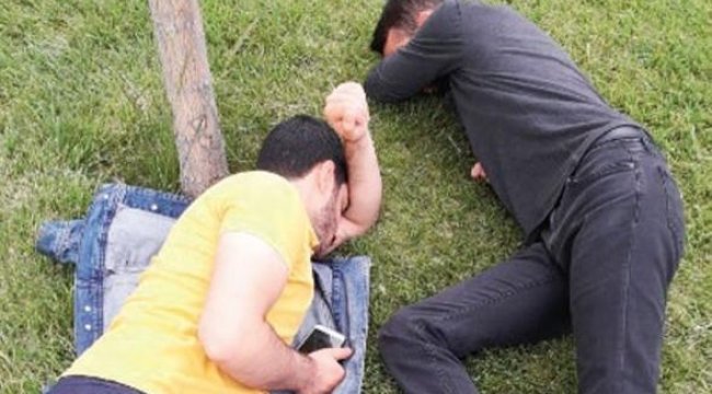 'Sizinle uğraşamam defolun' dedi! Sosyal medyayı ayağa kaldıran fotoğraf
