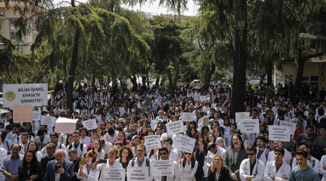 YÖK Başkanı'na yanıt: 600 yıllık üniversitemiz deneme tahtası değildir