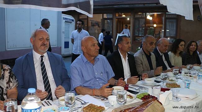 BAŞKAN ALTINOK ÖZ, BELEDİYE PERSONELİ İLE İFTARDA BİR ARAYA GELDİ