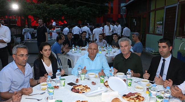BAŞKAN ALTINOK ÖZ TAHSİN KAYA OTO SANAYİ SİTESİ’NİN İFTAR PROGRAMINA KATILDI