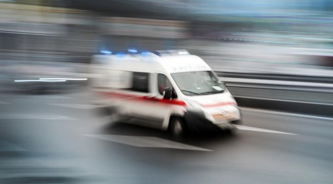 Tarım işçilerini taşıyan minibüs devrildi: 4'ü çocuk 13 yaralı
