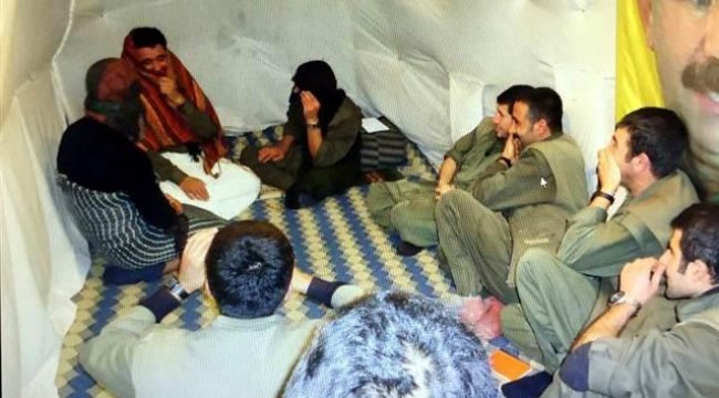 Teröristler sığınakta kadın kıyafetiyle tiyatro oynamış
