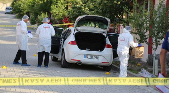 Uzman çavuş boşanmak isteyen eşini katletti