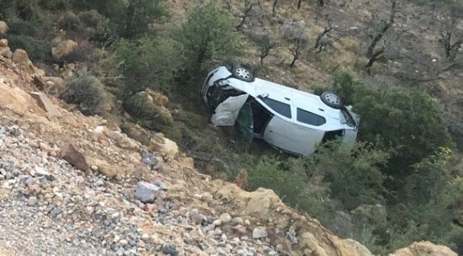 Önce polisler, sonra gazeteci şarampole uçtu