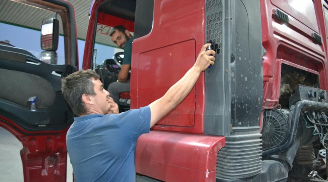 Bu TIR parfümle çalışıyor
